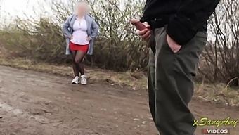 Amateur Handjob In Public Park With Unsuspecting Milf