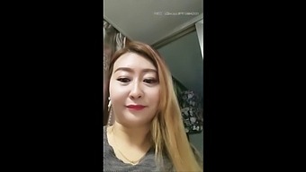 مادر چینی بالغ و مادر خوانده بالغ