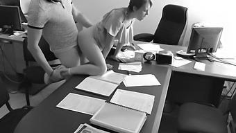 Boss'S Quickie With Secretary On Office Table Recorded With Hidden Camera