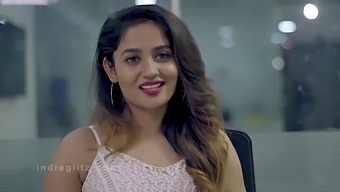 Cooperating With Producer: Beautiful And Sexy Tamil Girl