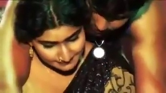 Indian Mature Woman Gets Hot And Heavy