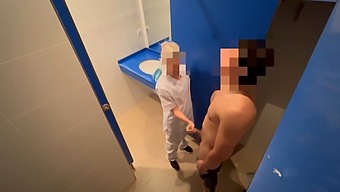 I Caught A Gym Worker Cleaning The Toilets And She Gave Me A Blowjob To Finish